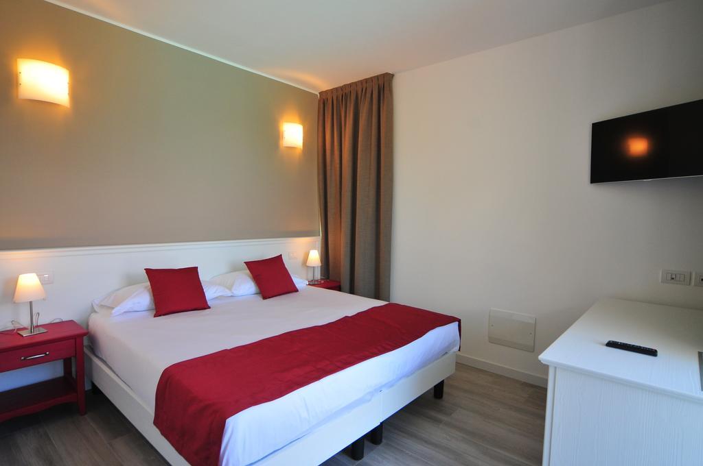 Hotel Resort Le Vele Domaso Chambre photo
